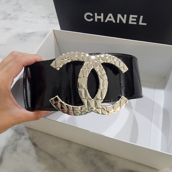 Authentic Chanel CC Patent Leather Wide Belt - Picture 2 of 12